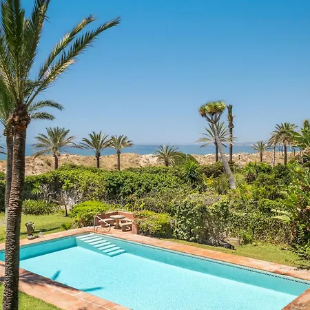 Дом отдыха Beachfront Andalusian