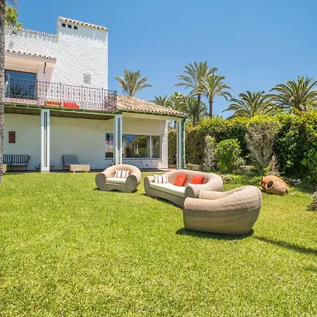 Beachfront Andalusian Дом отдыха